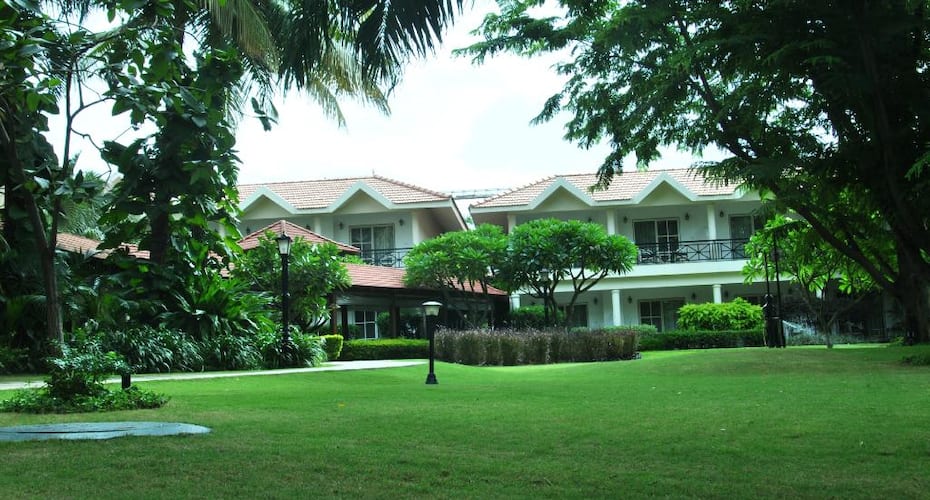 Palm Meadows Club hotel Bangalore, Book hotel online Hoteldekho